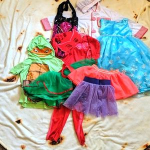 Bunch of girls dress up clothes!! Around 5t